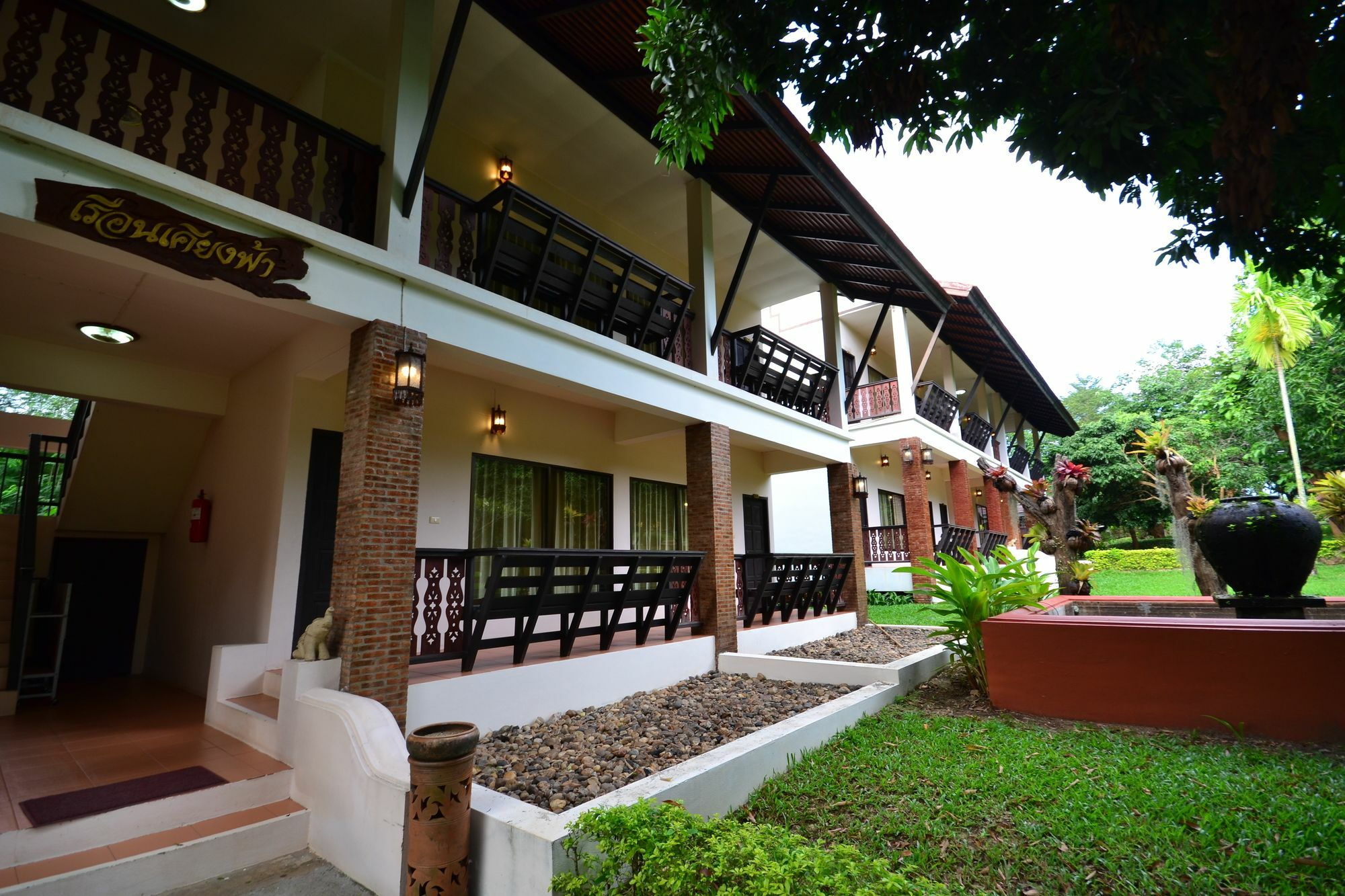 Touch Star Resort - Doi Inthanon Chom Thong Exterior photo