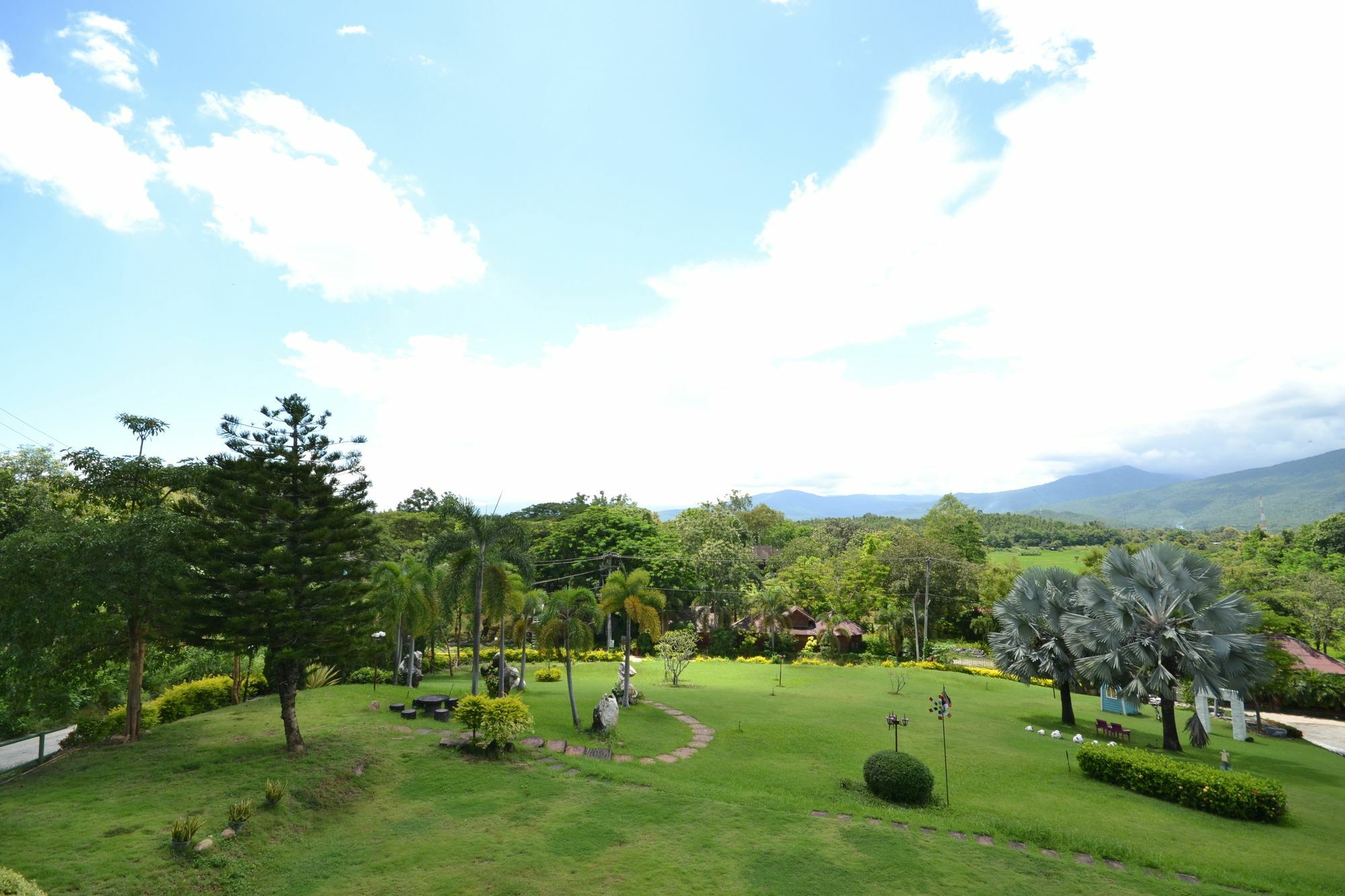 Touch Star Resort - Doi Inthanon Chom Thong Exterior photo